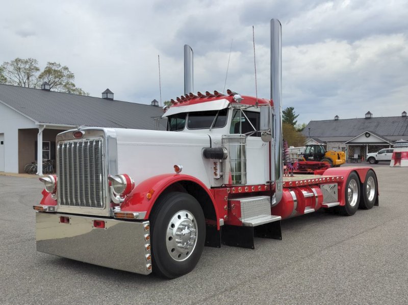 1970Peterbilt.JPG