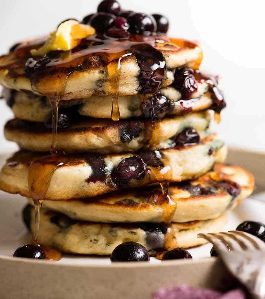 Blueberry-Pancakes_8~2.jpg