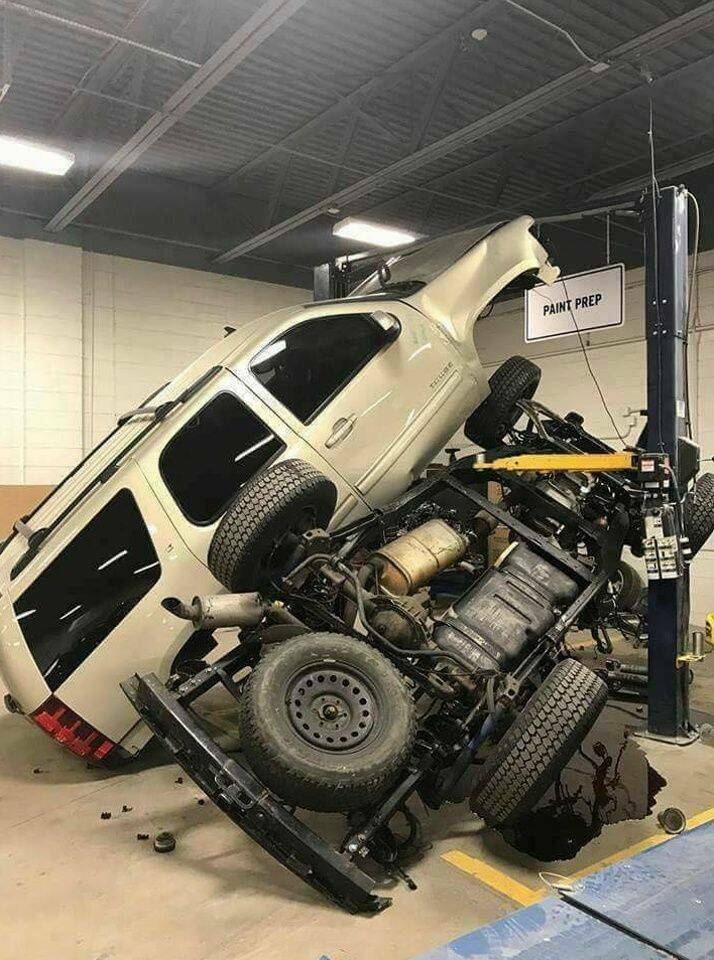 car lift fail.jpeg