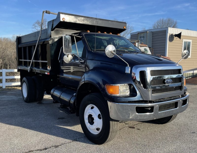 Ford F750 Dump.jpeg