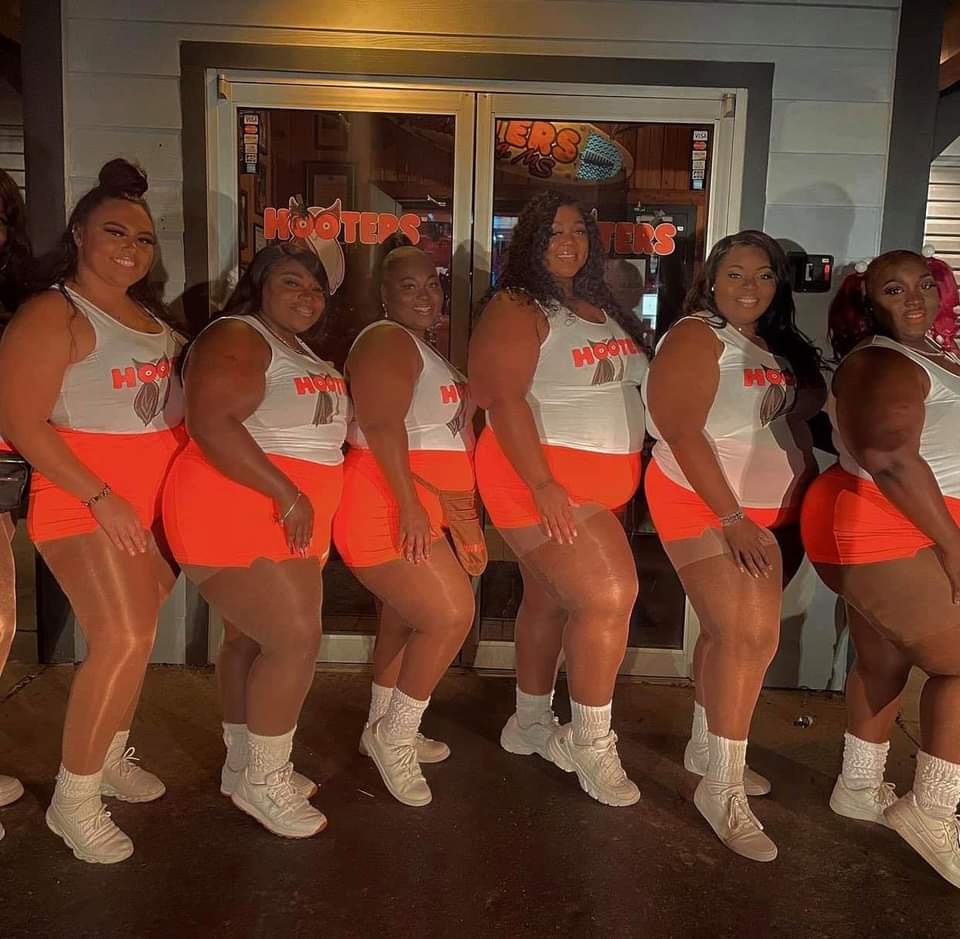 hooters.jpg