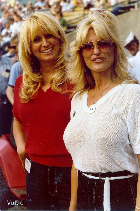 Linda Vaughn and Eloise Coulter.jpg