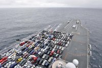 US_Navy_120109-N-EE987-022_The_aircraft_carrier_USS_Ronald_Reagan_(CVN_76)_transports_Sailors'_v.jpg