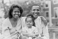 malia-with-michelle-barack-baby.jpg