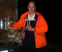 steve with 8-pointer 002.jpg