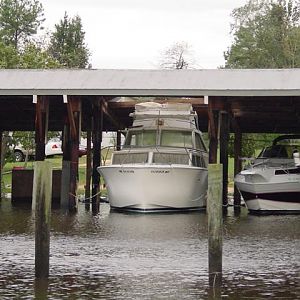 Coltons Point Marina - Thru the Roof