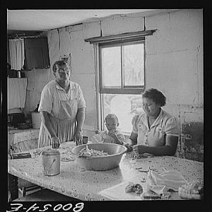 Fredrick Women Shell Snap Beans, July 1941