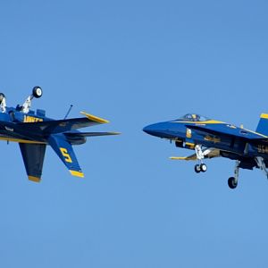 PAXRVR Air Expo - Blue Angels - 1 Inverted