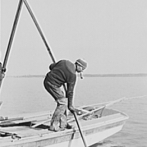 Oyster tonger, Rock Point, Maryland, 1941