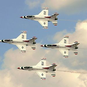 USAF Thunderbirds Diamond Pass