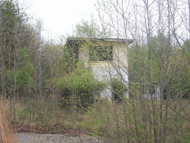 Aquasco Speedway today - control tower, starting grid