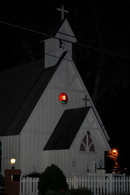 Church_at_night_1