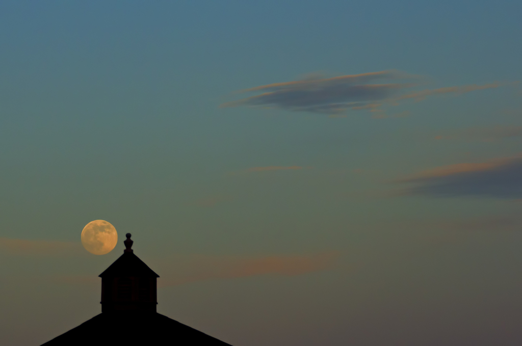 North Beach Wetlands Overlook Park - Gazebo Moon