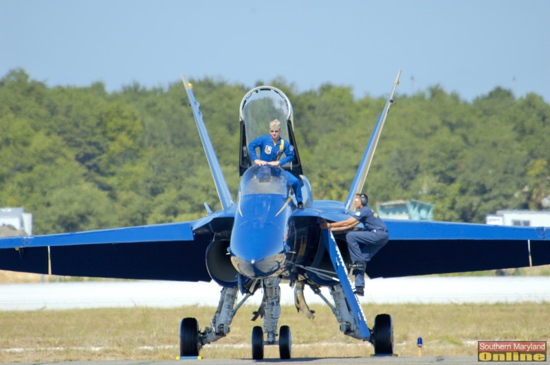 PAXRVR Air Expo - Blue Angels - Entering Cockpit