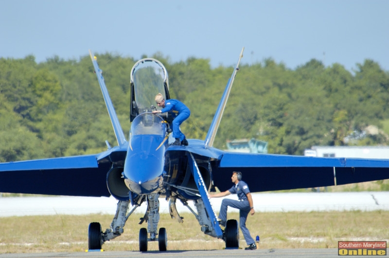 PAXRVR Air Expo - Blue Angels - Pilot Enters Cockpit