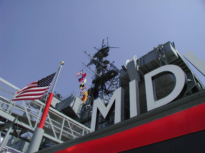 U_S_S_Midway_01