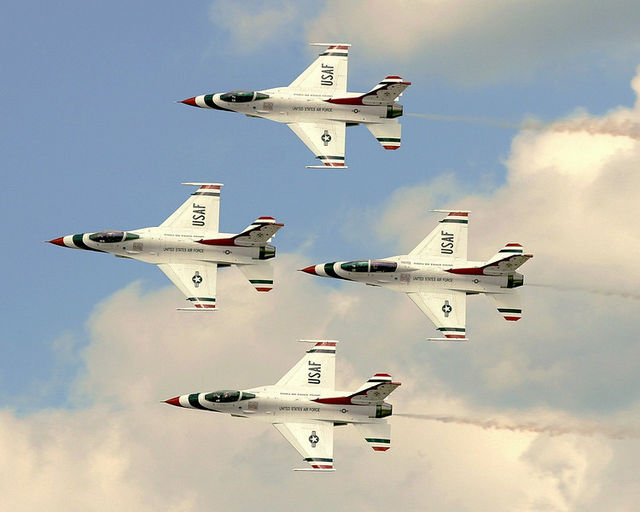 USAF Thunderbirds Diamond Pass